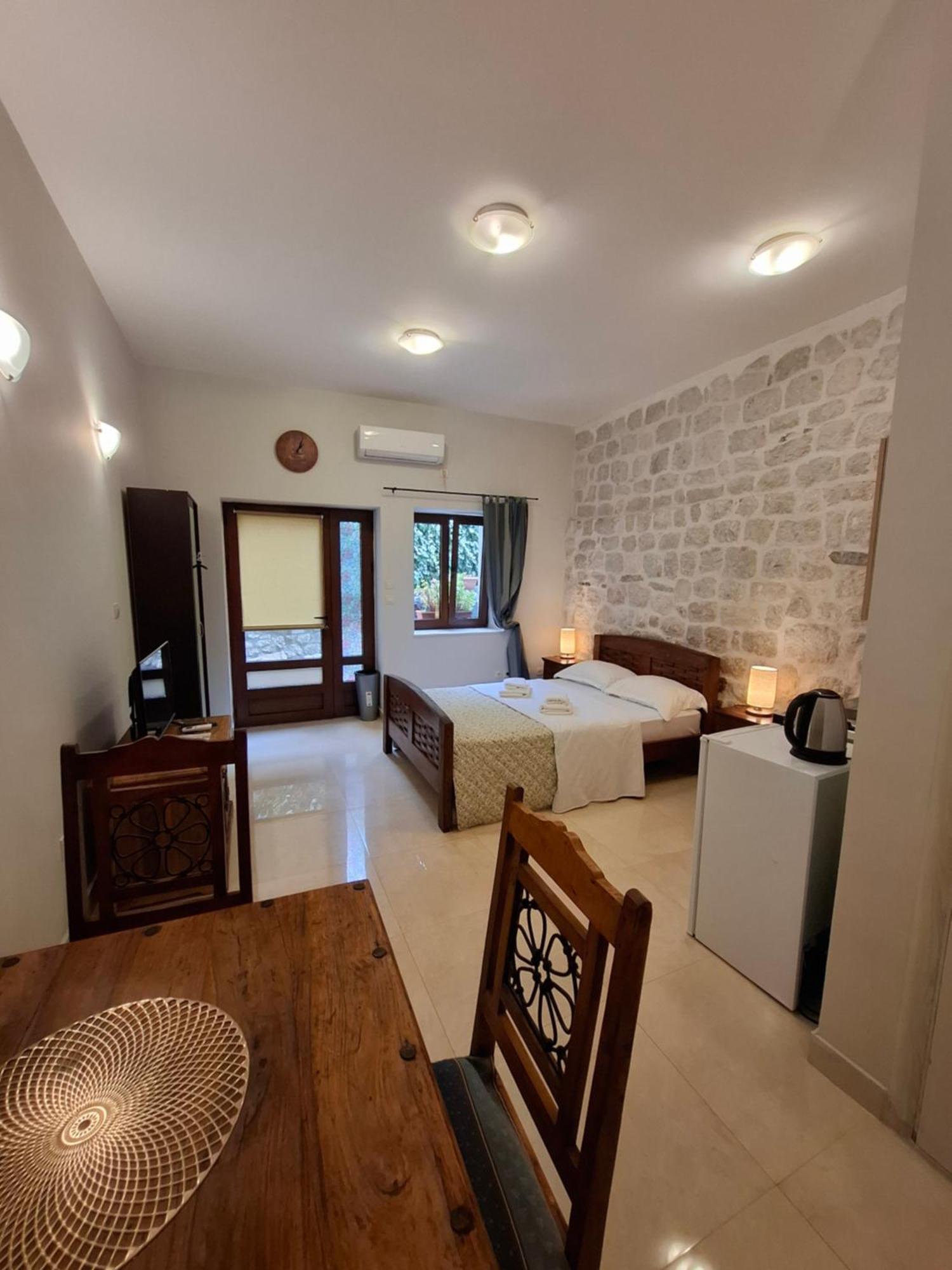 Filip Deluxe Rooms Kotor Exterior photo